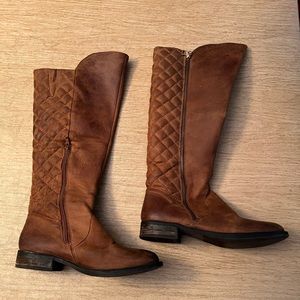 Brown up to the knee boots